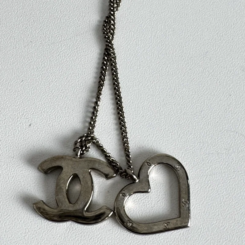 Pre Owned CHANEL Silver CC And Heart Charm Pendant Necklace