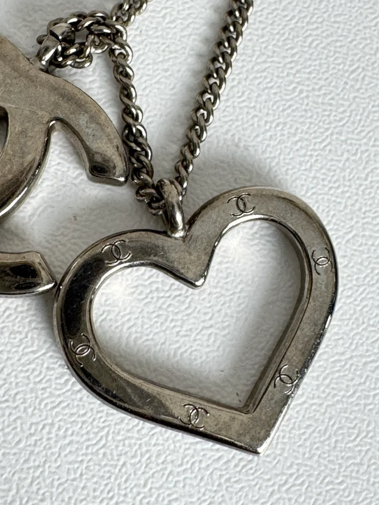 Pre Owned CHANEL Silver CC And Heart Charm Pendant Necklace