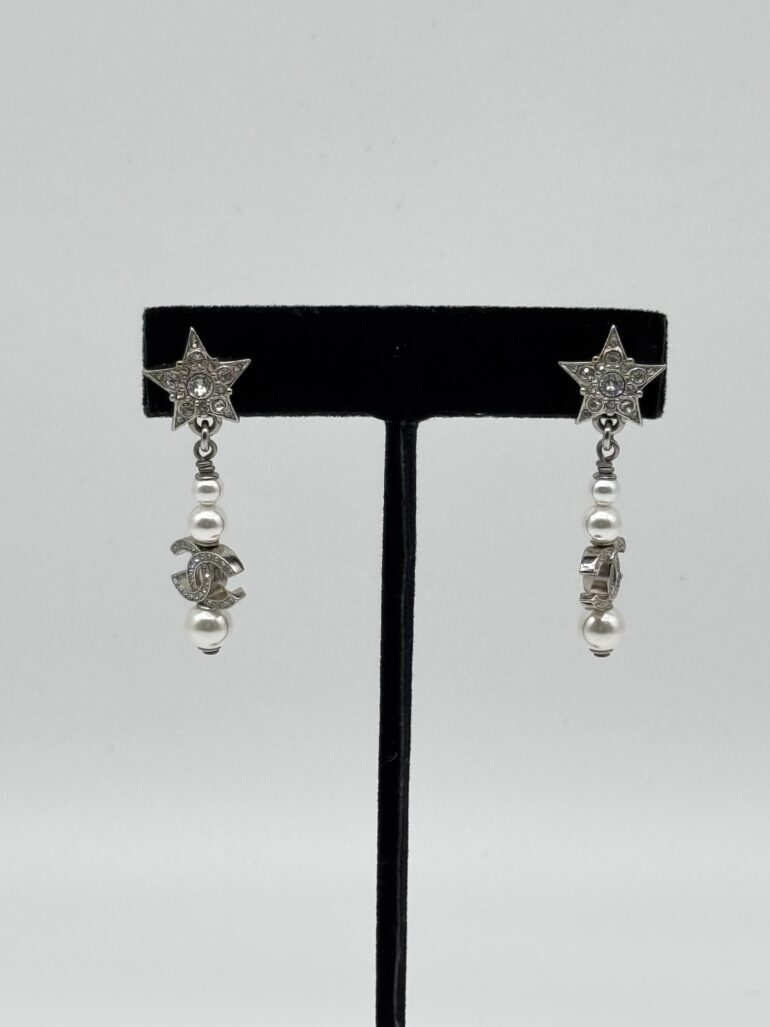 Pre Owned CHANEL Crystal Pearl CC Star Drop Earrings Silver Fashion Accessories Jewelry