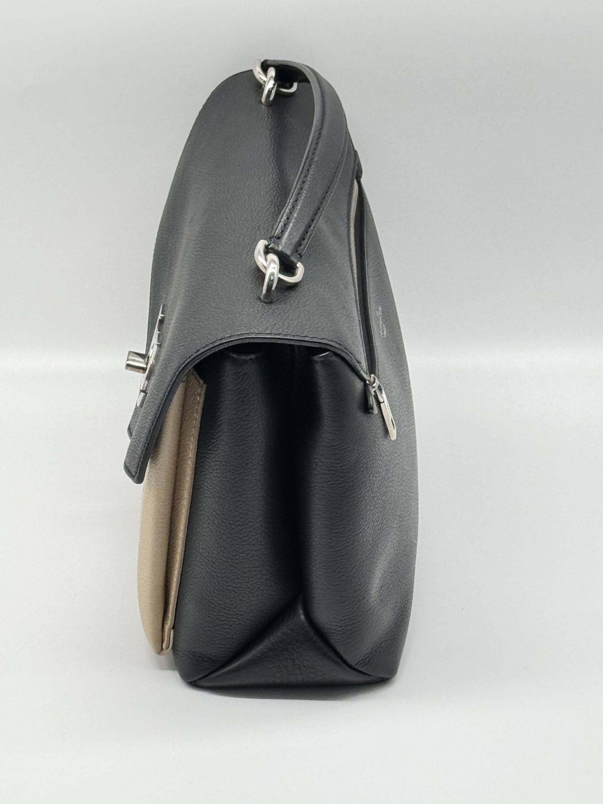 Pre Owned LOUIS VUITTON Lock Me MM Top Handle Bag