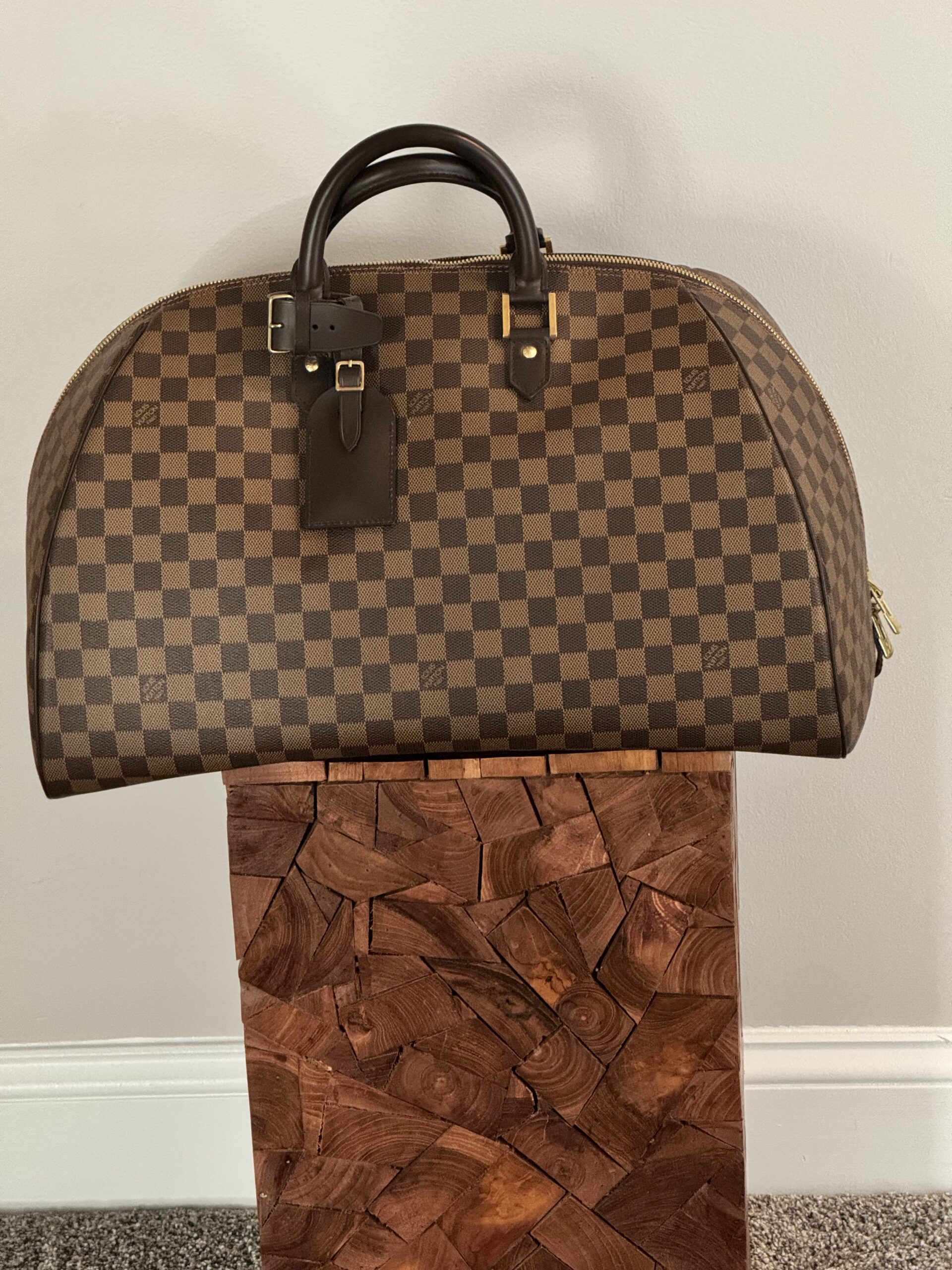 Pre Owned LOUIS VUITTON Riberia GM Damier Ebene & Limited Edition World Tour Toiletry Pouch 26