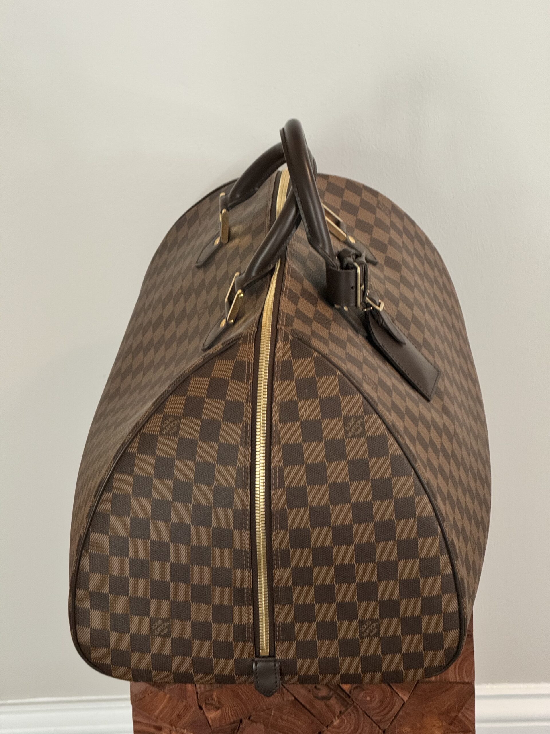 Pre Owned LOUIS VUITTON Riberia GM Damier Ebene & Limited Edition World Tour Toiletry Pouch 26