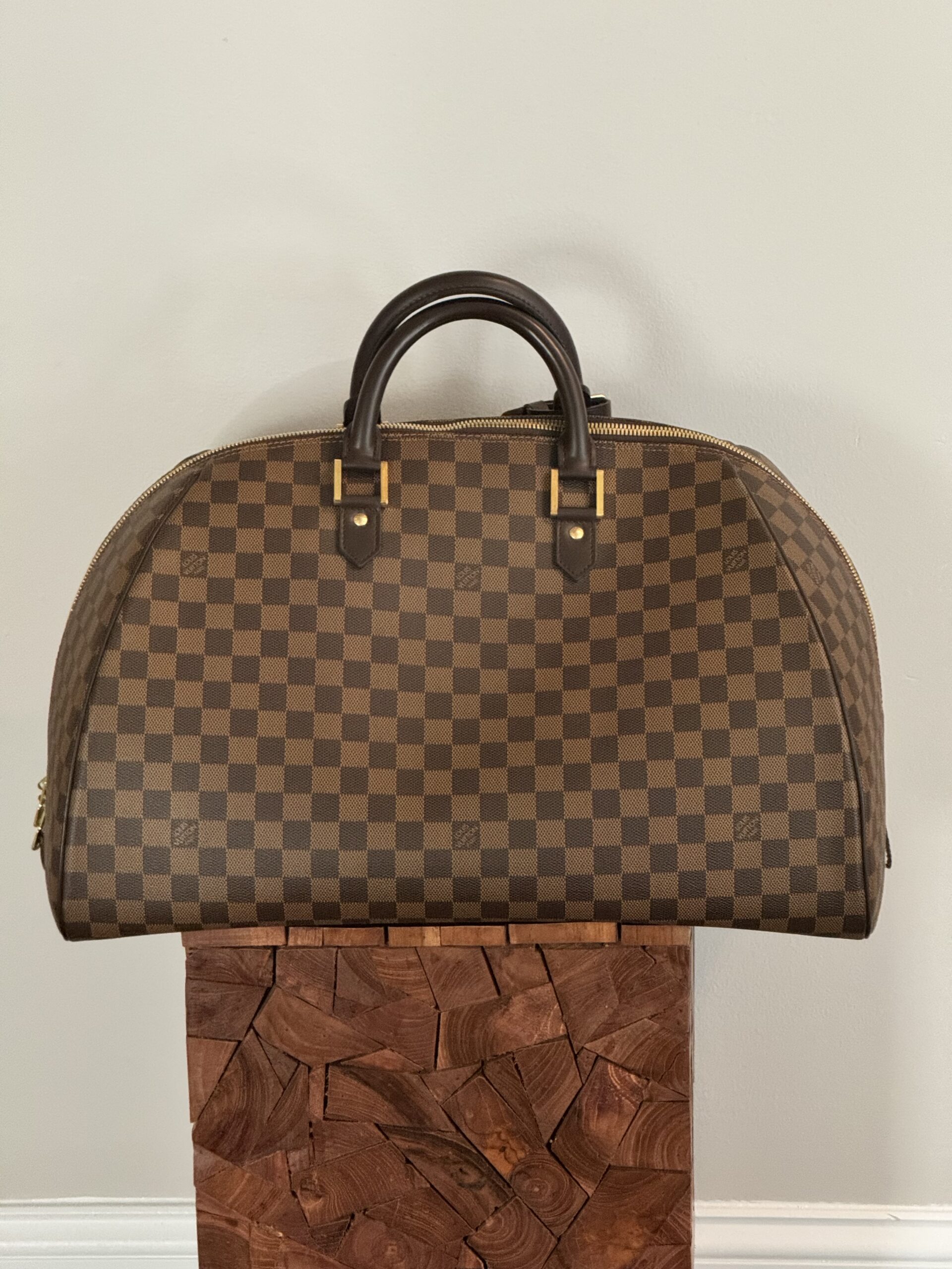 Pre Owned LOUIS VUITTON Riberia GM Damier Ebene & Limited Edition World Tour Toiletry Pouch 26