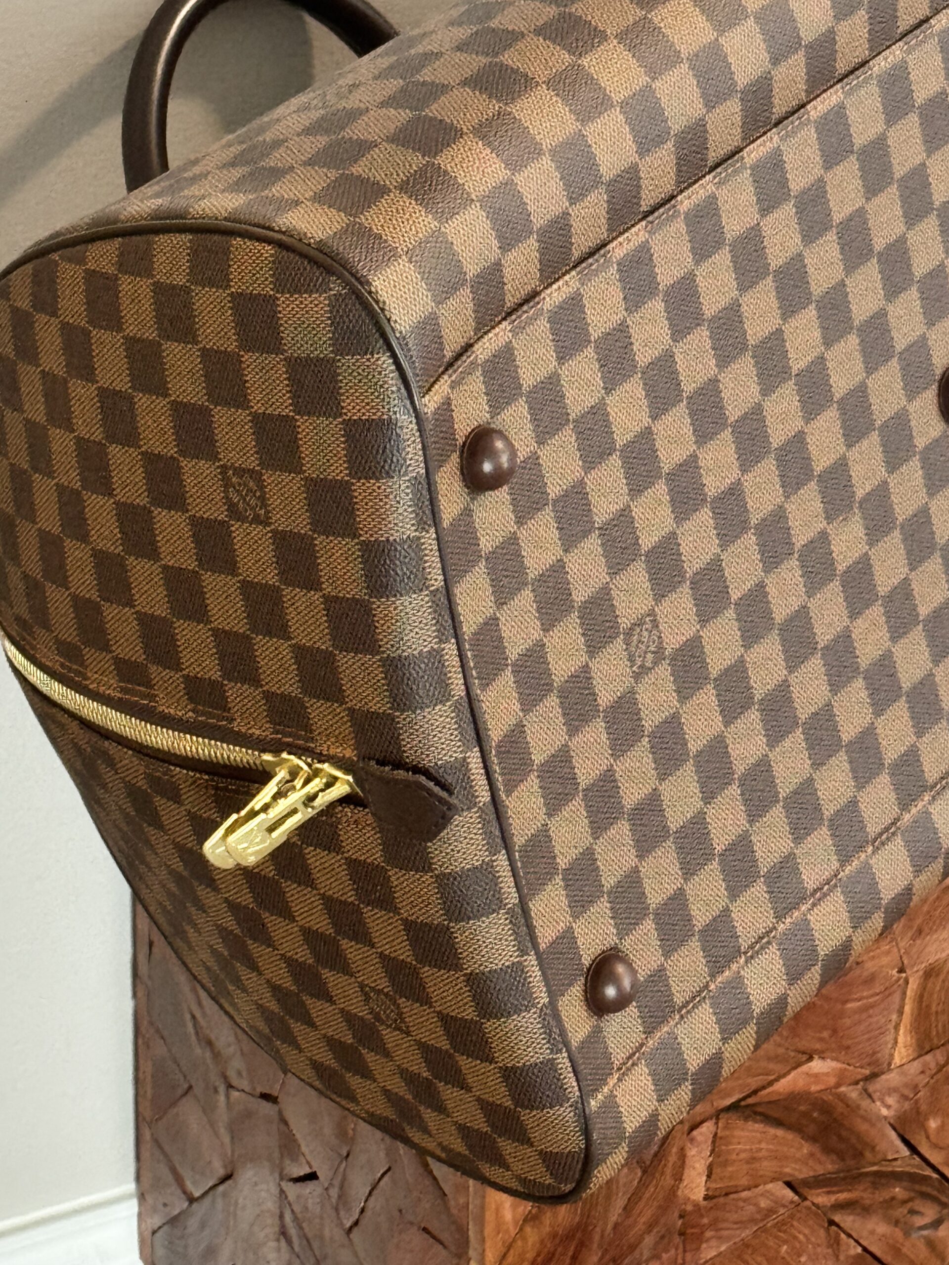 Pre Owned LOUIS VUITTON Riberia GM Damier Ebene & Limited Edition World Tour Toiletry Pouch 26