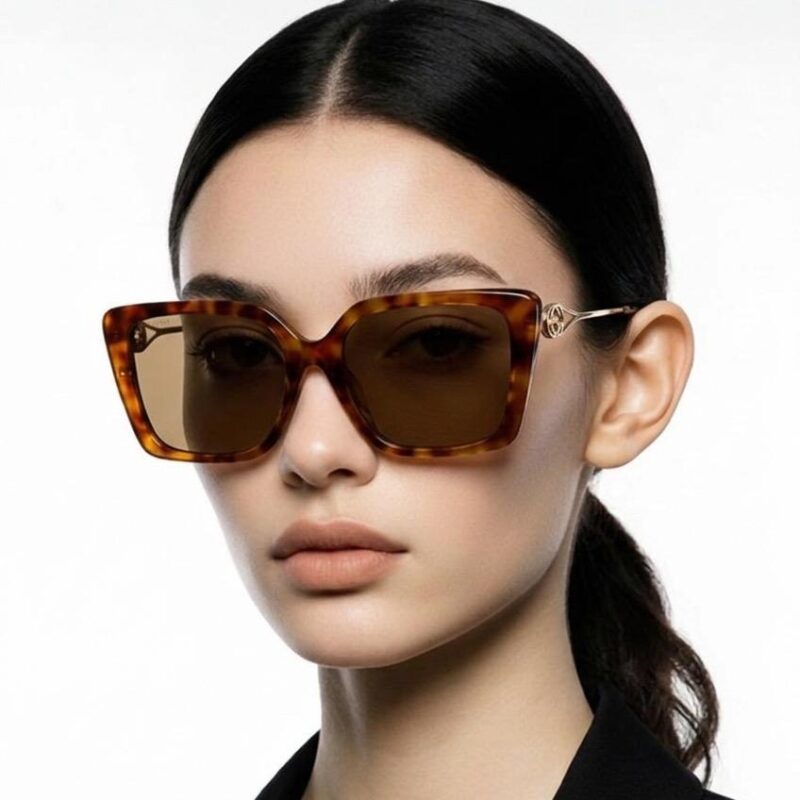 Pre Owned GUCCI Tortoiseshell Square Frame Sunglasses with Brown Lenses