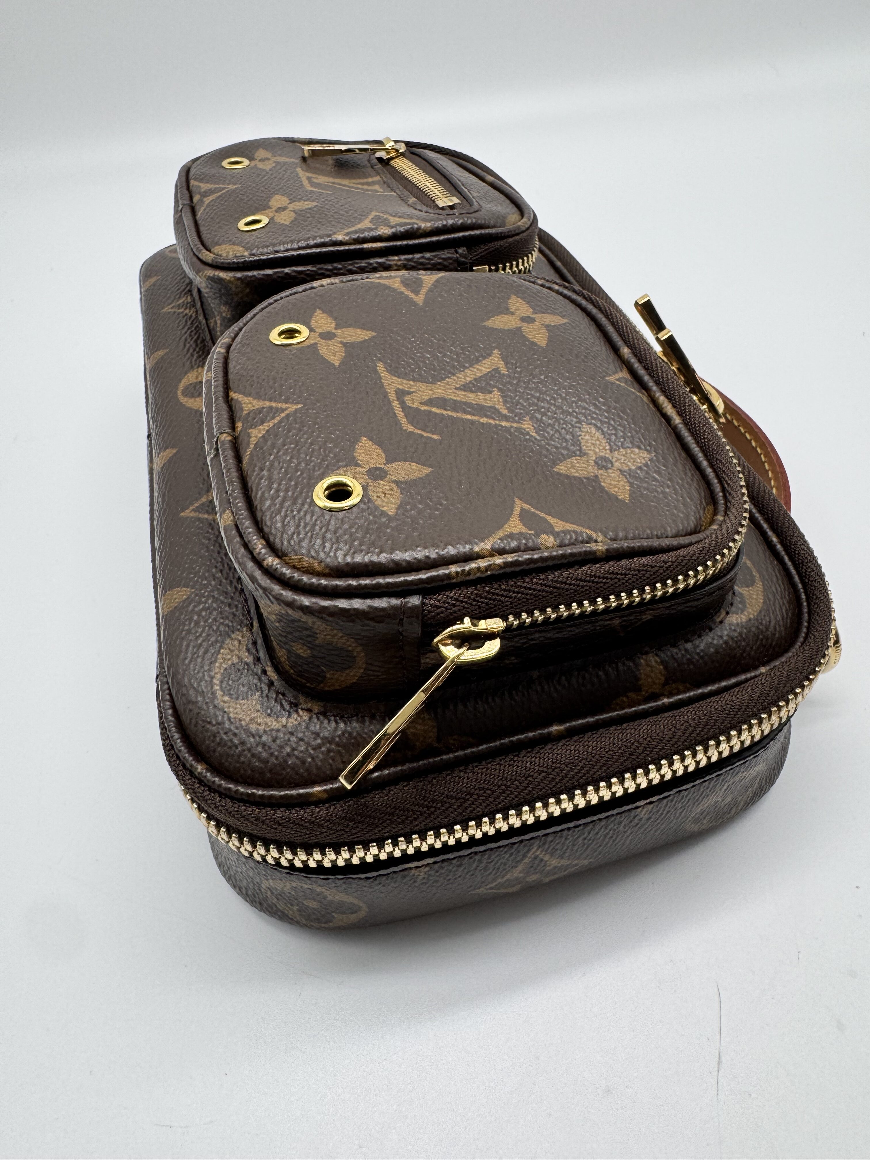Pre Owned LOUIS VUITTON Utility Crossbody Bag Monogram Canvas