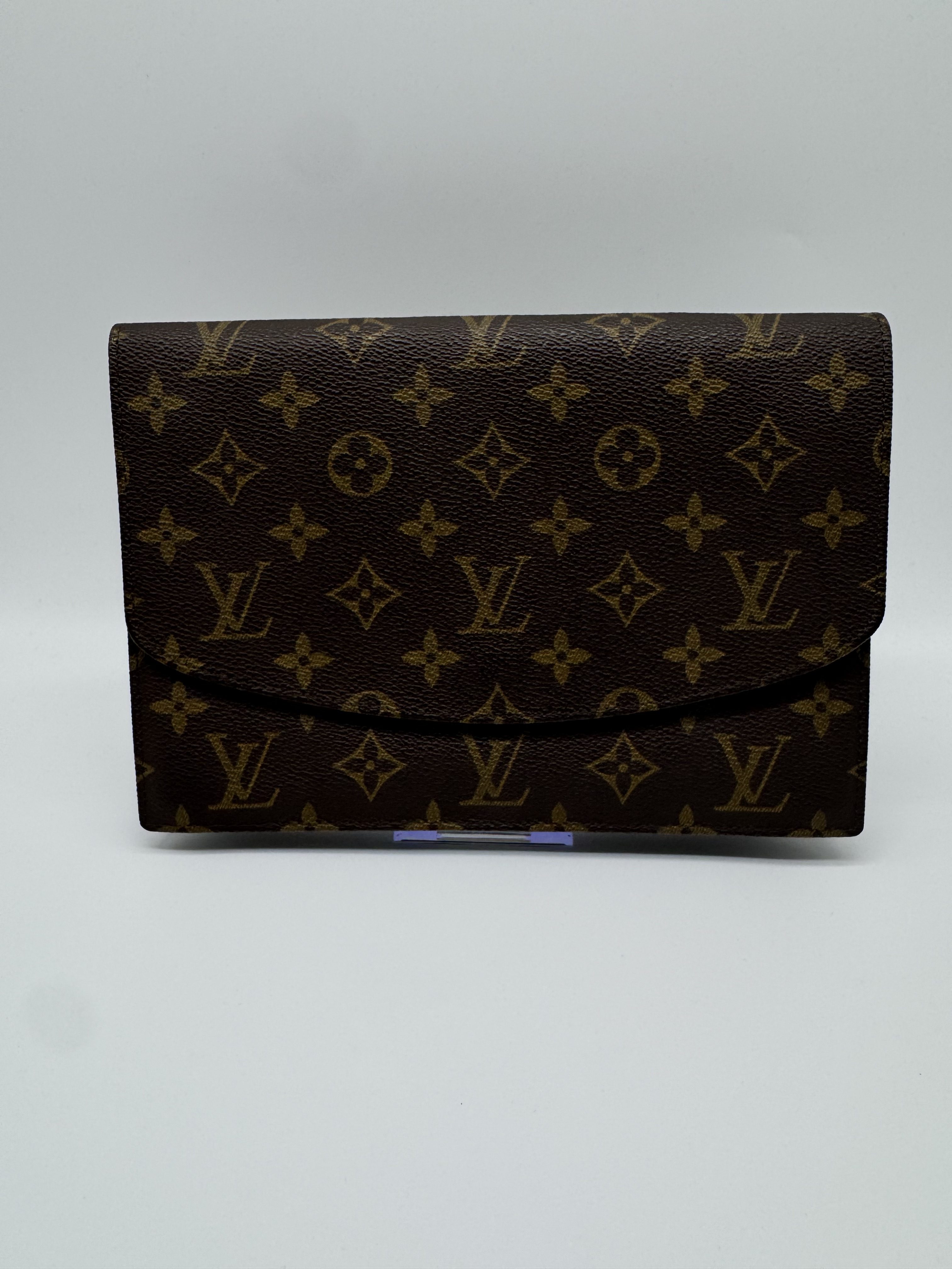 Pre-Owned Louis Vuitton Canvas Rabat Clutch