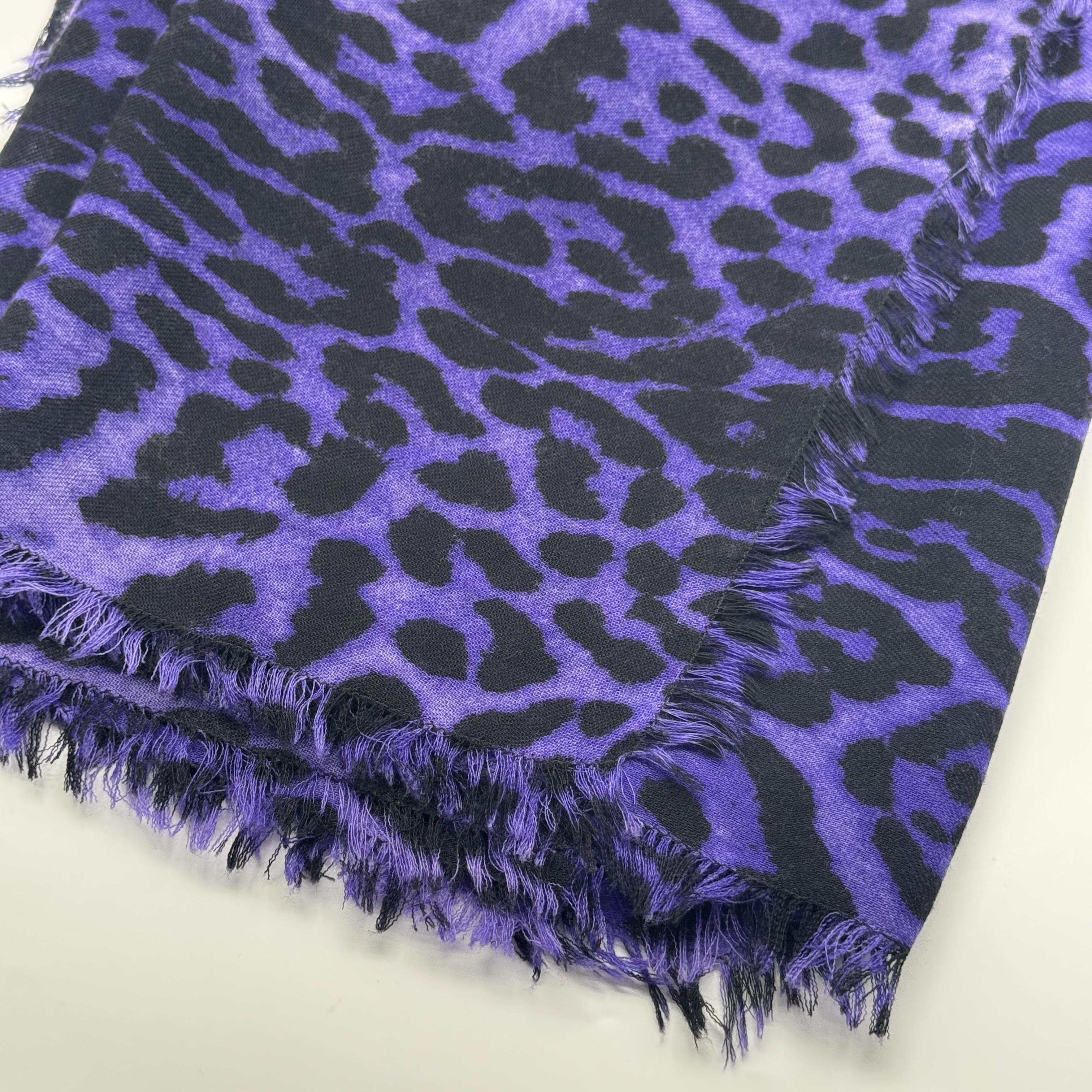 Pre-Owned Saint Laurent 70% Virgin Cashmere Square Scarf Leopard Print