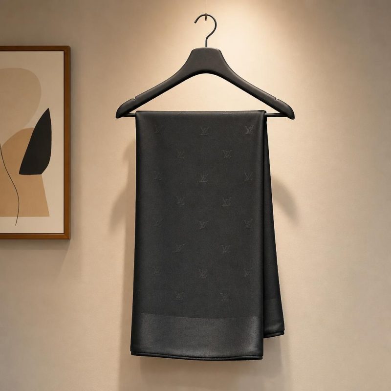 Pre-Owned Louis Vuitton Monogram Monaco Black Silk Scarf