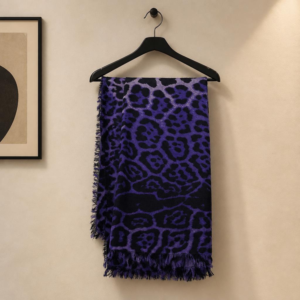 Pre-Owned Saint Laurent 70% Virgin Cashmere Square Scarf Leopard Print