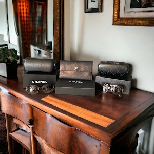 New 2U Luxury Boutique place picture