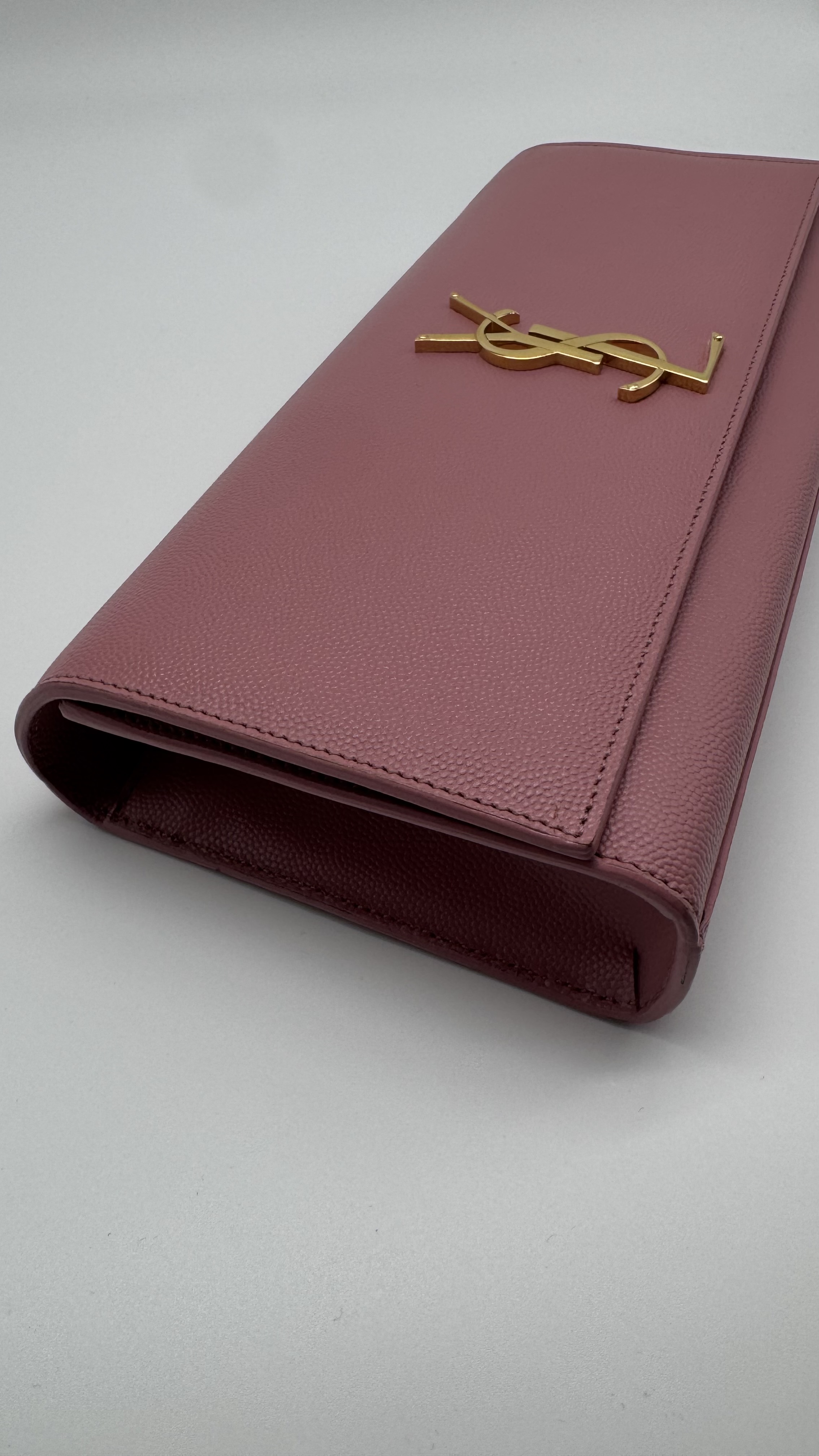 Cassandre Clutch in Pink Grained De Poudre Leather